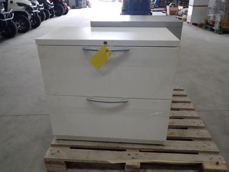 qty-of-(2)-metal-2-drawer-filing-cabinets-image-8