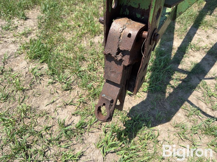 john-deere-16-image-18