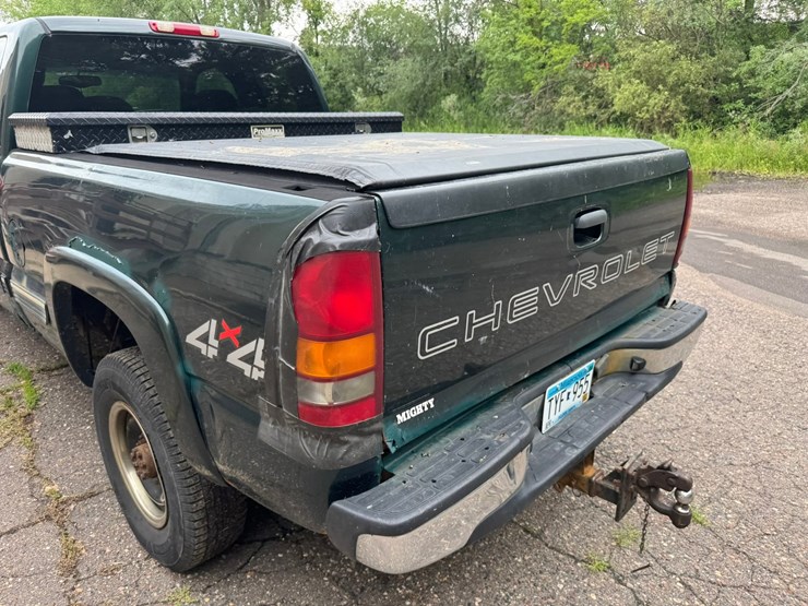 2002-chevrolet-2500hd-image-18