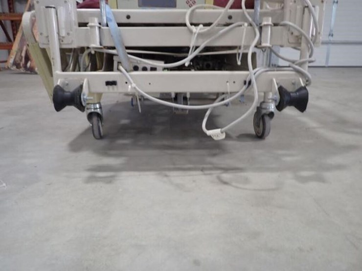 hill-rom-century-medical-bed-image-16