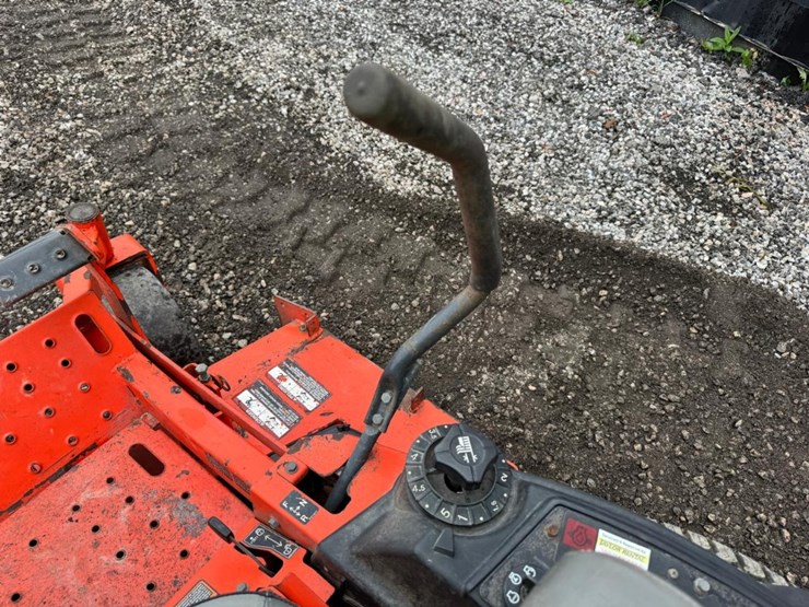2016-kubota-z725kh-image-18