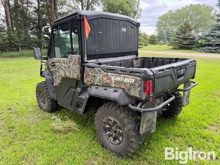 2025-can-am-defender-utv-image-7