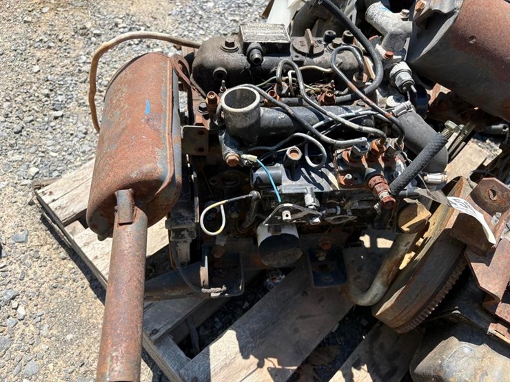 yanmar-3007d-3-cylinder-diesel-engine-image-1