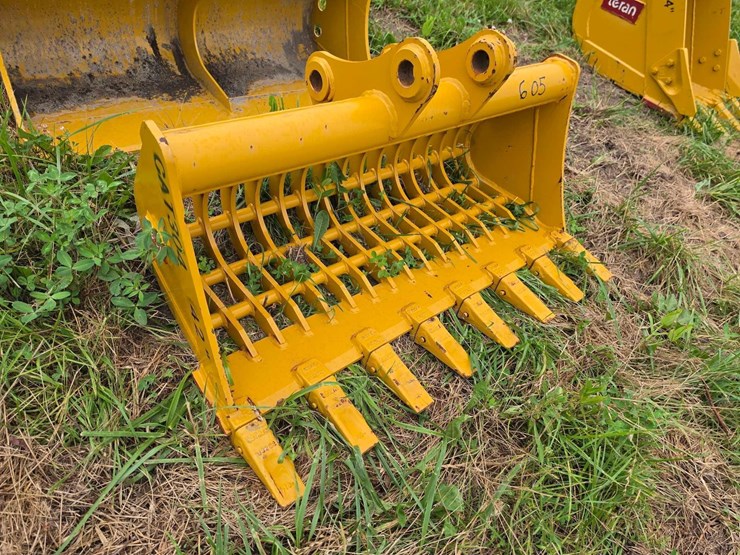 caterpillar-304-image-2