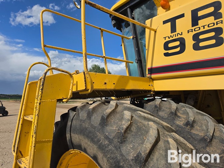 1998-new-holland-tr98-image-13