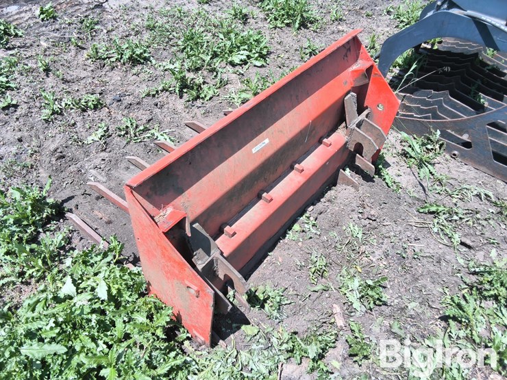 skid-steer-utility-bucket-image-7