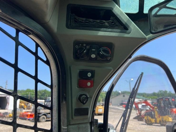 2018-caterpillar-262d-image-20