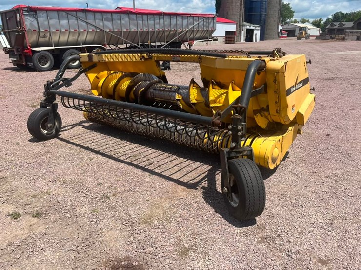 new-holland-356w-image-2