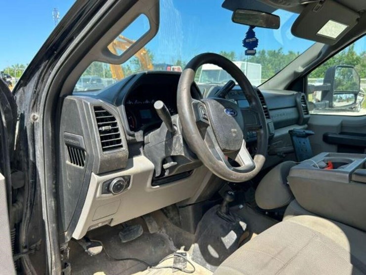 2016-ford-f550-xl-image-20
