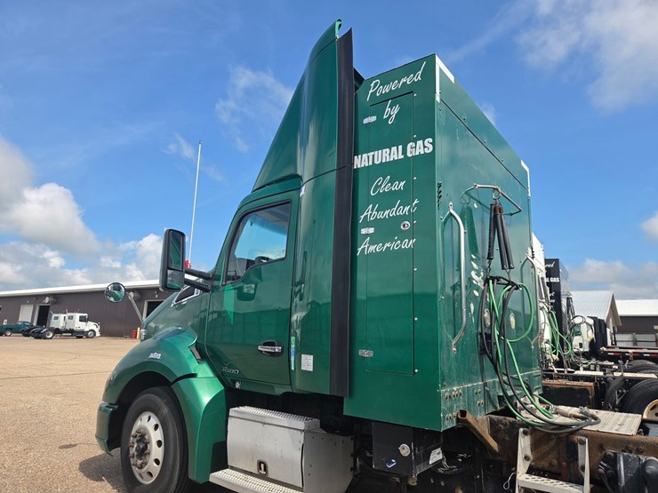 2015-kenworth-t680-image-20
