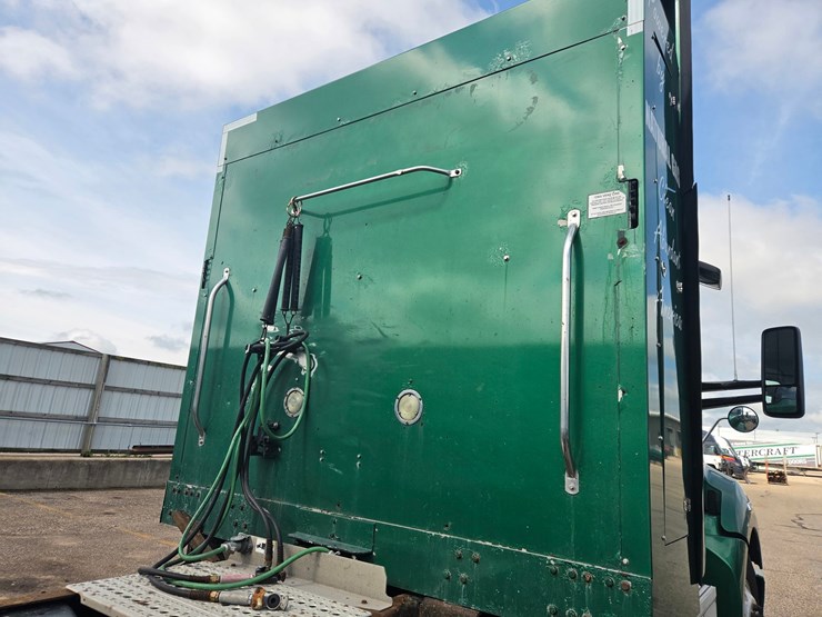 2015-kenworth-t680-image-60