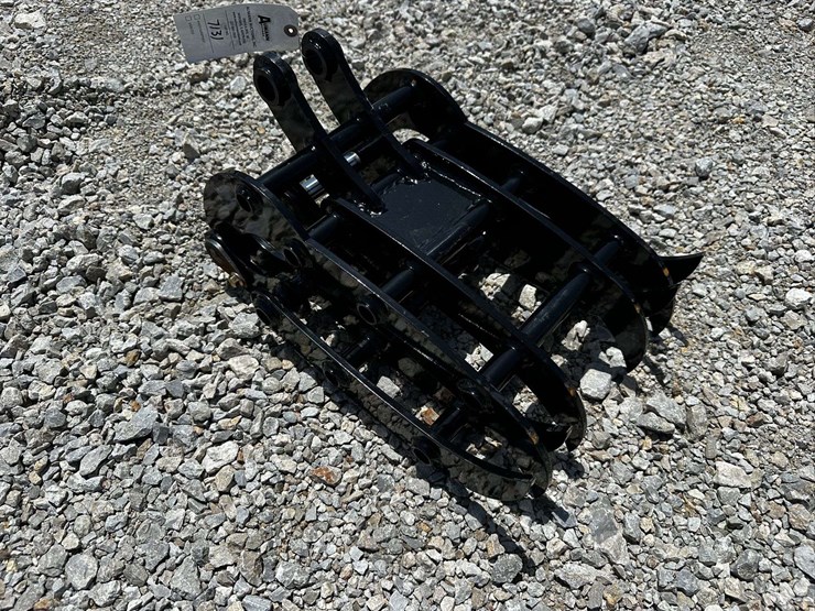 12”-mini-excavator-grapple-image-1