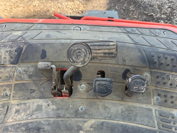 2019-kubota-zd1211-image-16