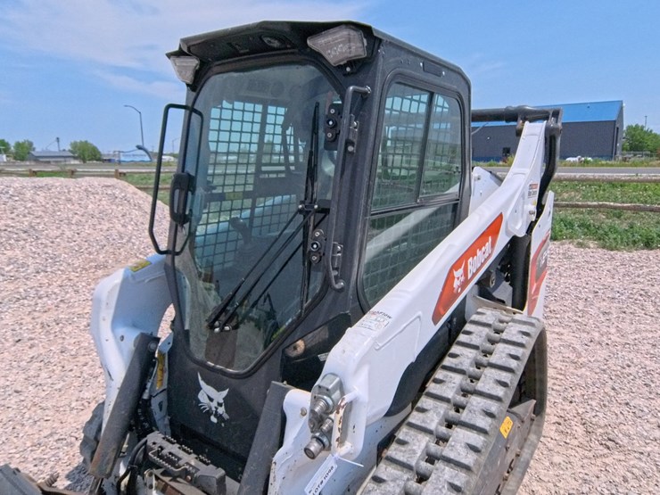 2021-bobcat-t64-image-12