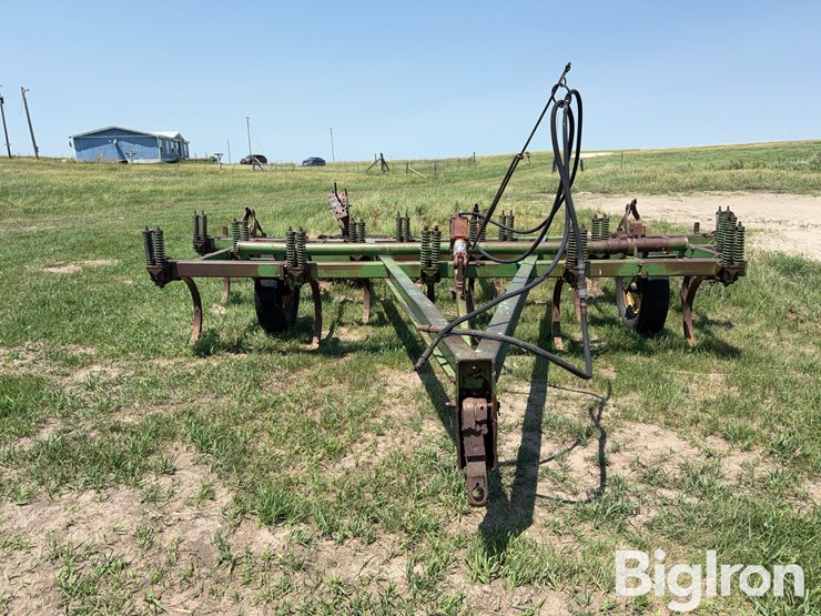 john-deere-16-image-2