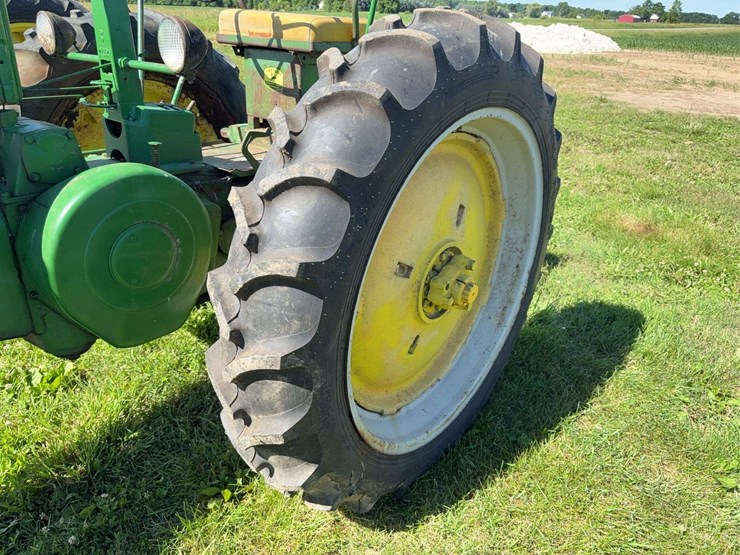 john-deere-model-b-image-11