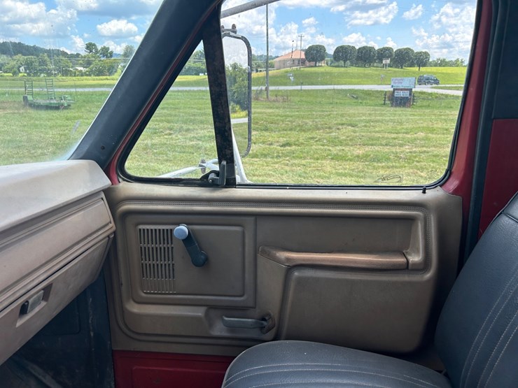 1988-ford-f800-image-17