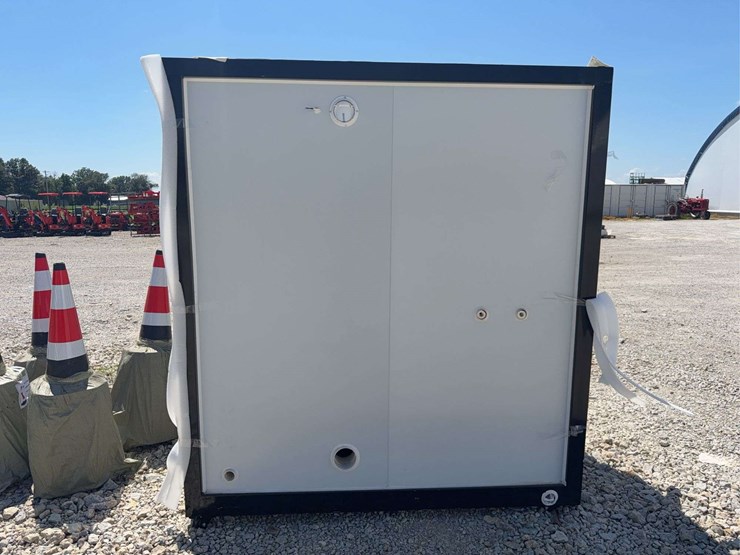 new-portable-bathroom-w/-shower-image-3