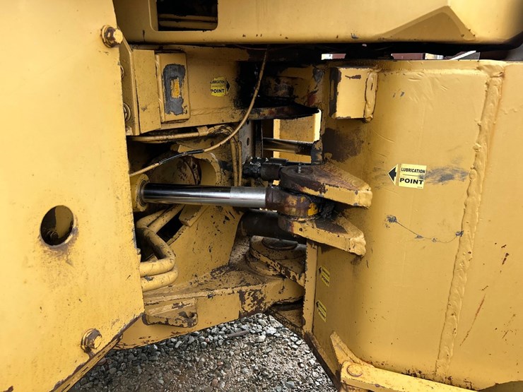 caterpillar-815a-image-16