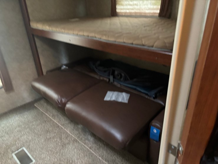 #2231-•-2014-crusader-335-5th-wheel-camper-image-64