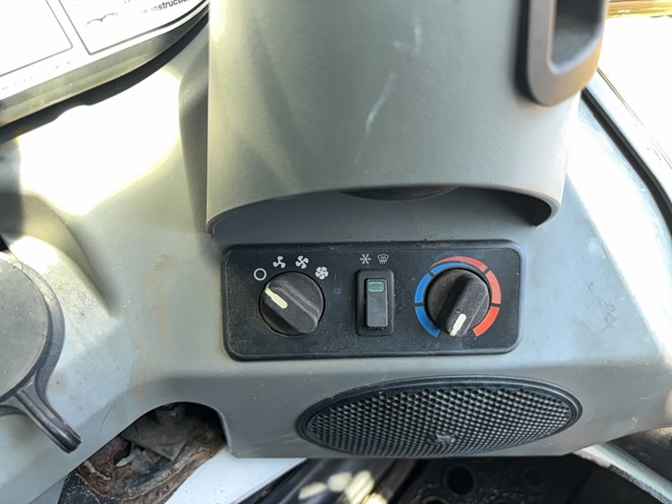 2019-bobcat-t870-image-18
