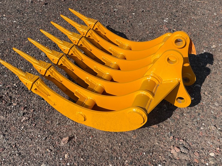 2026-caterpillar-305-image-9