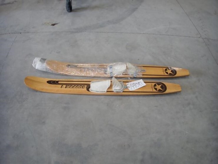starfire-water-skis-image-1