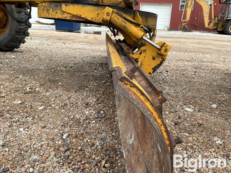 john-deere-570-image-16