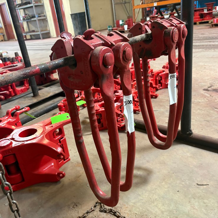 (1) OBANNON plate type rod elevator & (1) E1B rod elevator