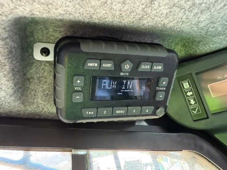 2023-deere-333g-image-26