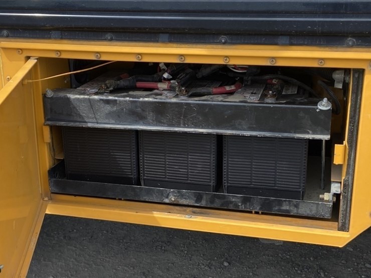 2012-ic-pb105-school-bus-image-32
