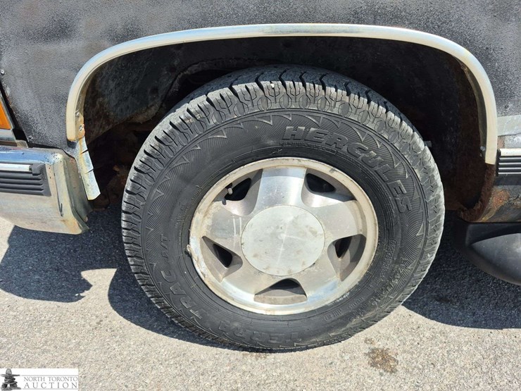 1997-chevrolet-tahoe-image-21