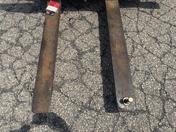 #2246-•-baker-forklift-image-27