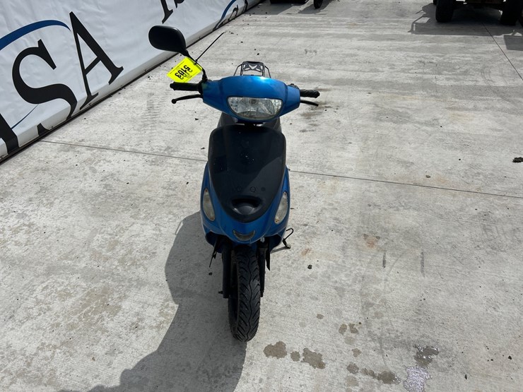 #5103-•-2021-50cc-moped-image-6