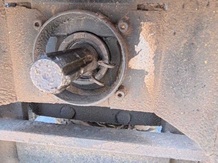 2004-new-holland-tl100a-image-62
