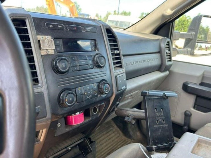 2016-ford-f550-xl-image-21
