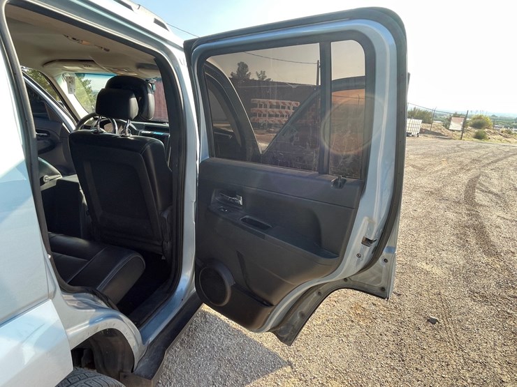 2012-jeep-liberty-image-44