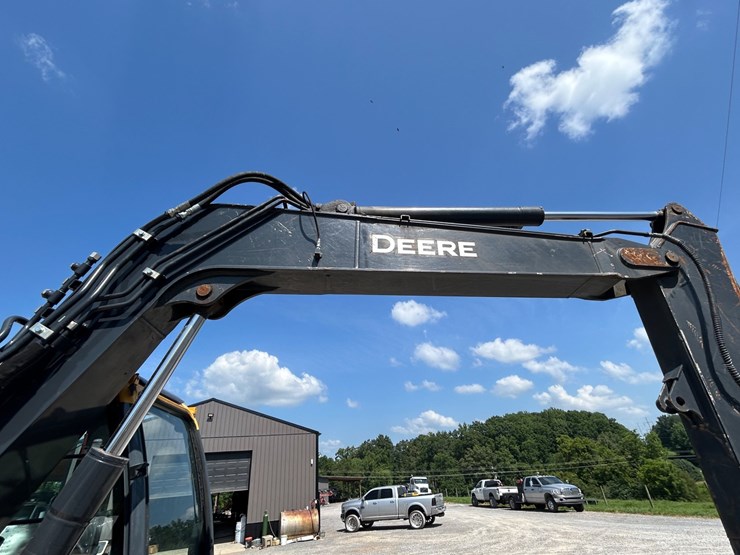 2022-deere-75g-image-36