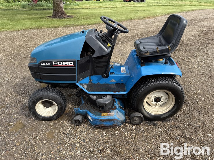 new-holland-45-image-8