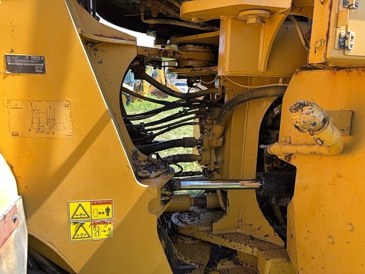 caterpillar-982m-image-14