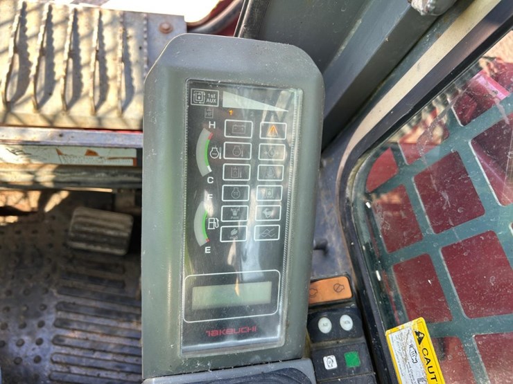 2016-takeuchi-tl8-image-20
