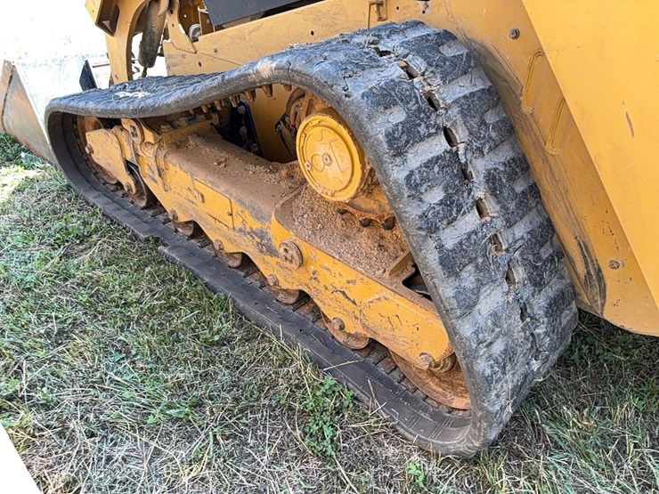 2021-caterpillar-299d3-image-13