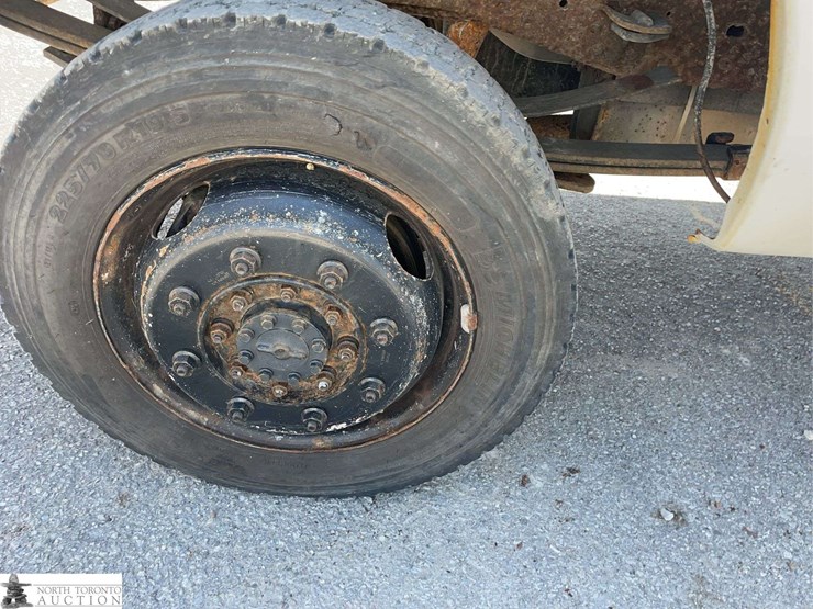 2015-ford-f350-image-22