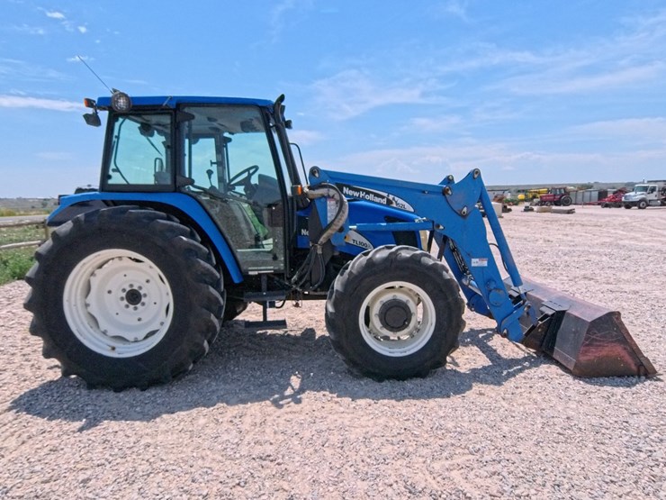 2004-new-holland-tl100a-image-6