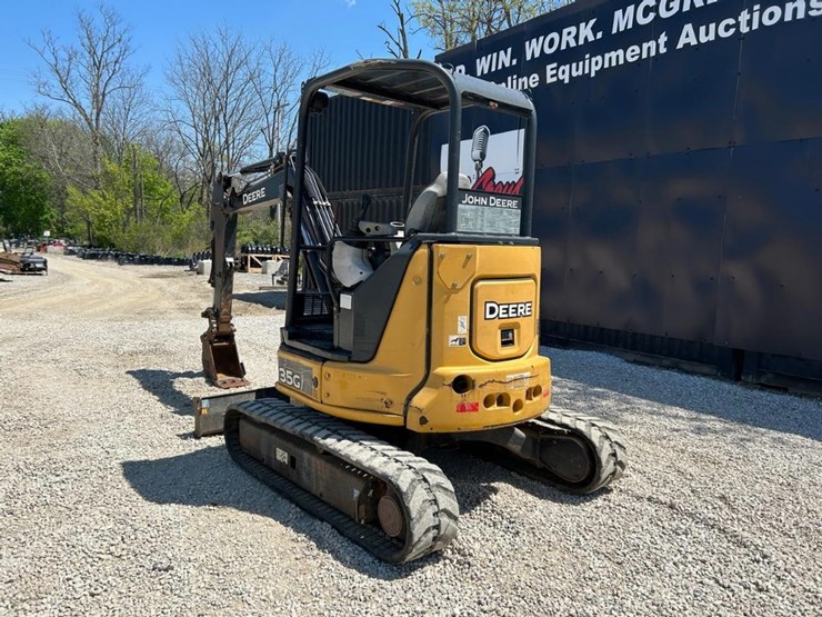 2016-deere-35g-image-2
