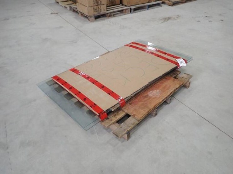 qty-of-(2)-36-in.-x-66-in.-glass-panels-image-5