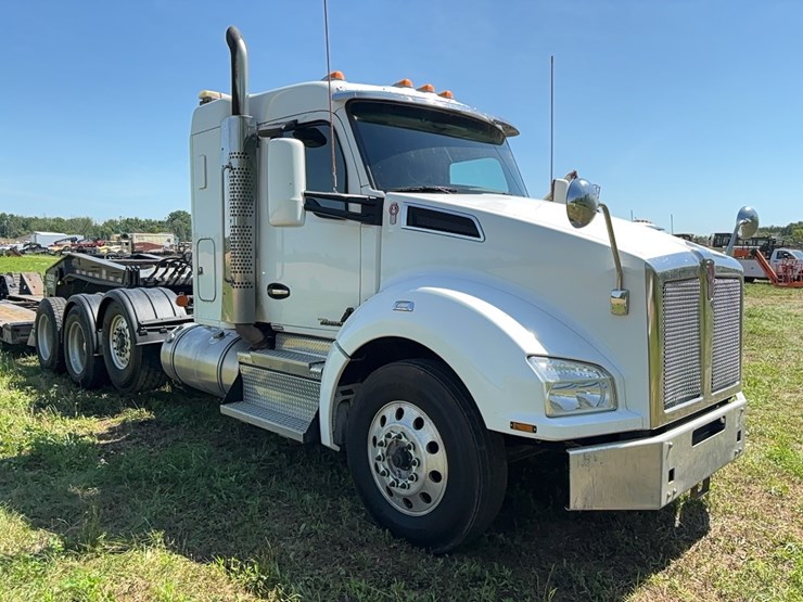2021-kenworth-t880-image-2
