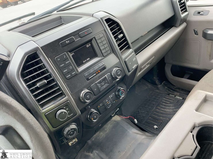 2017-ford-f150-image-13