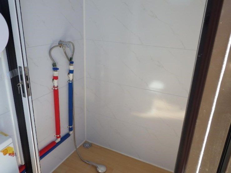 portable-toilet-w/-shower-image-9
