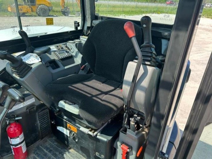 2022-bobcat-e88-image-14